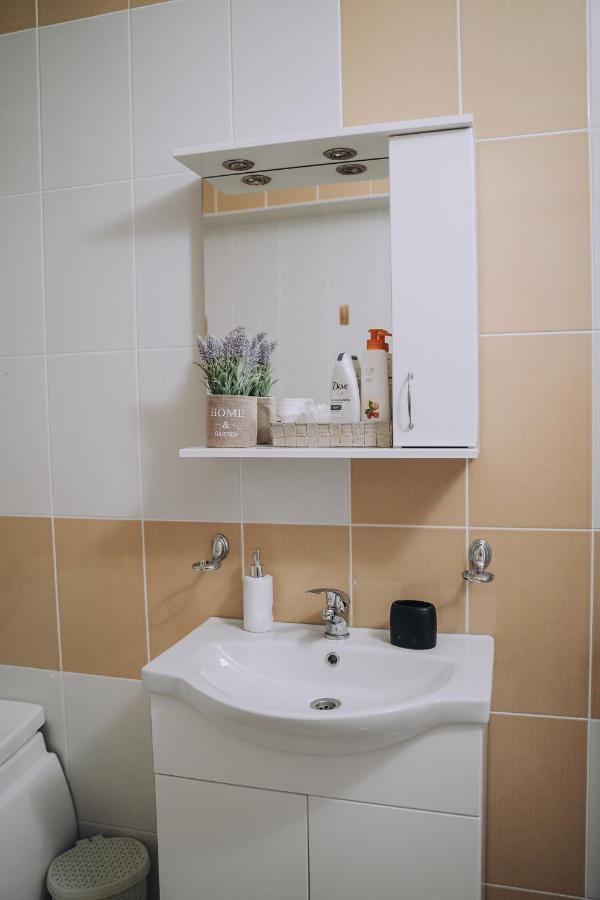 Class Deluxe Apartments Орадя Экстерьер фото
