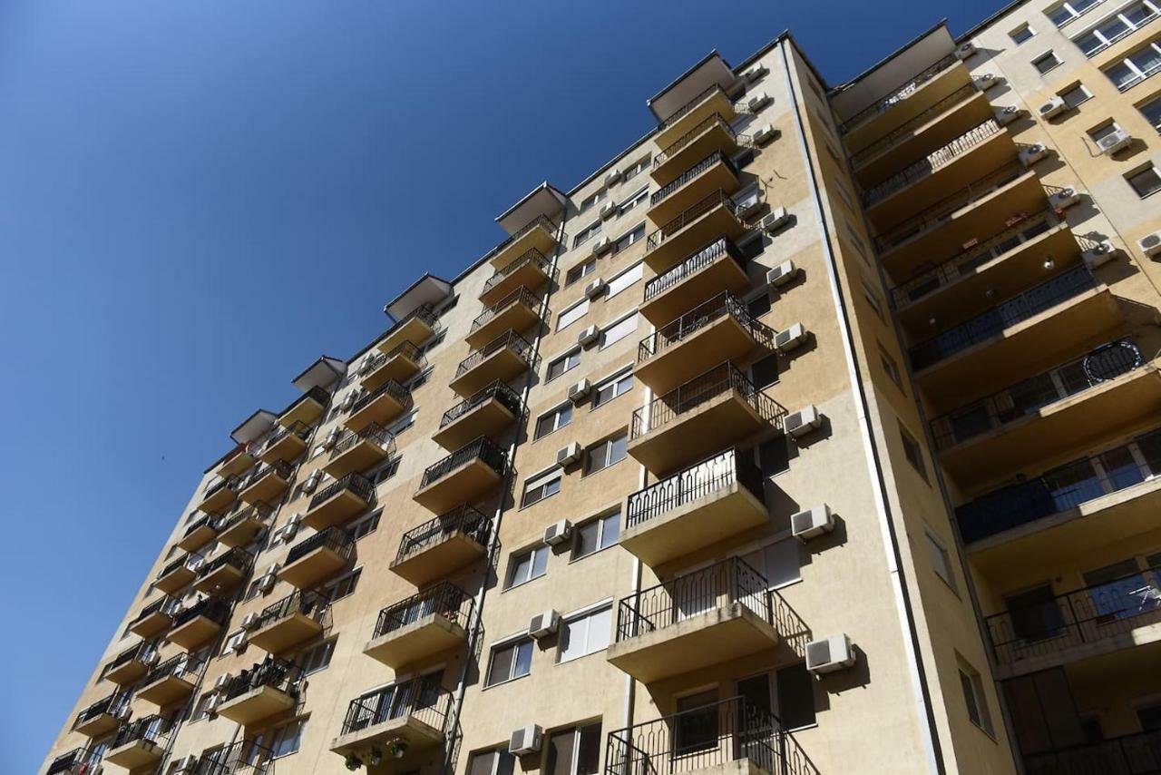 Class Deluxe Apartments Орадя Экстерьер фото